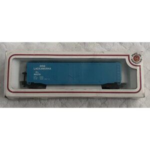 Bachmann HO “Erie Lackawanna” 51' Plug-Door Box Car #68279 with Original Box